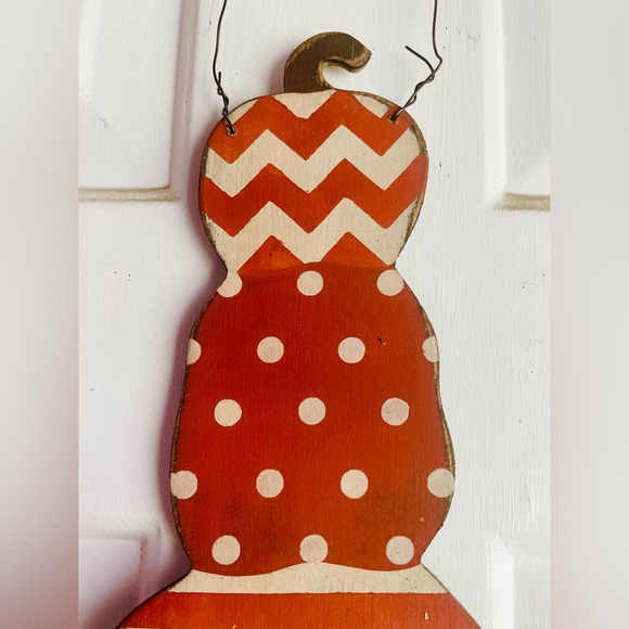 *Stacked Designer Pumpkins Hanger - Picture 5 of 12